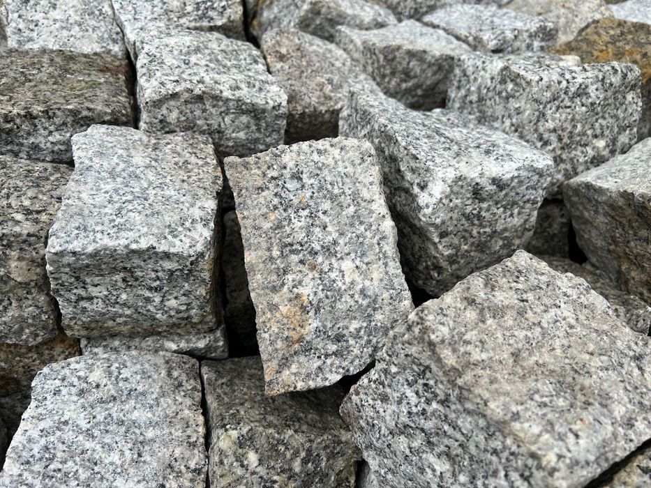 Kostka granitowa granit duże kostki gruba