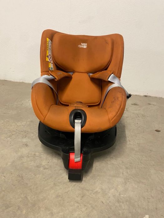 Cadeira Auto Britax Römer i-Size com Base Rotativa – Dos 0 aos 4 anos