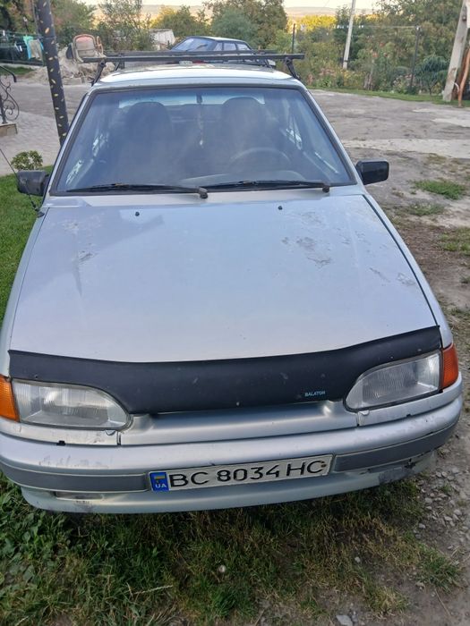 Колір кузова – сірий металік, але з потертостями та плямами на фарбі