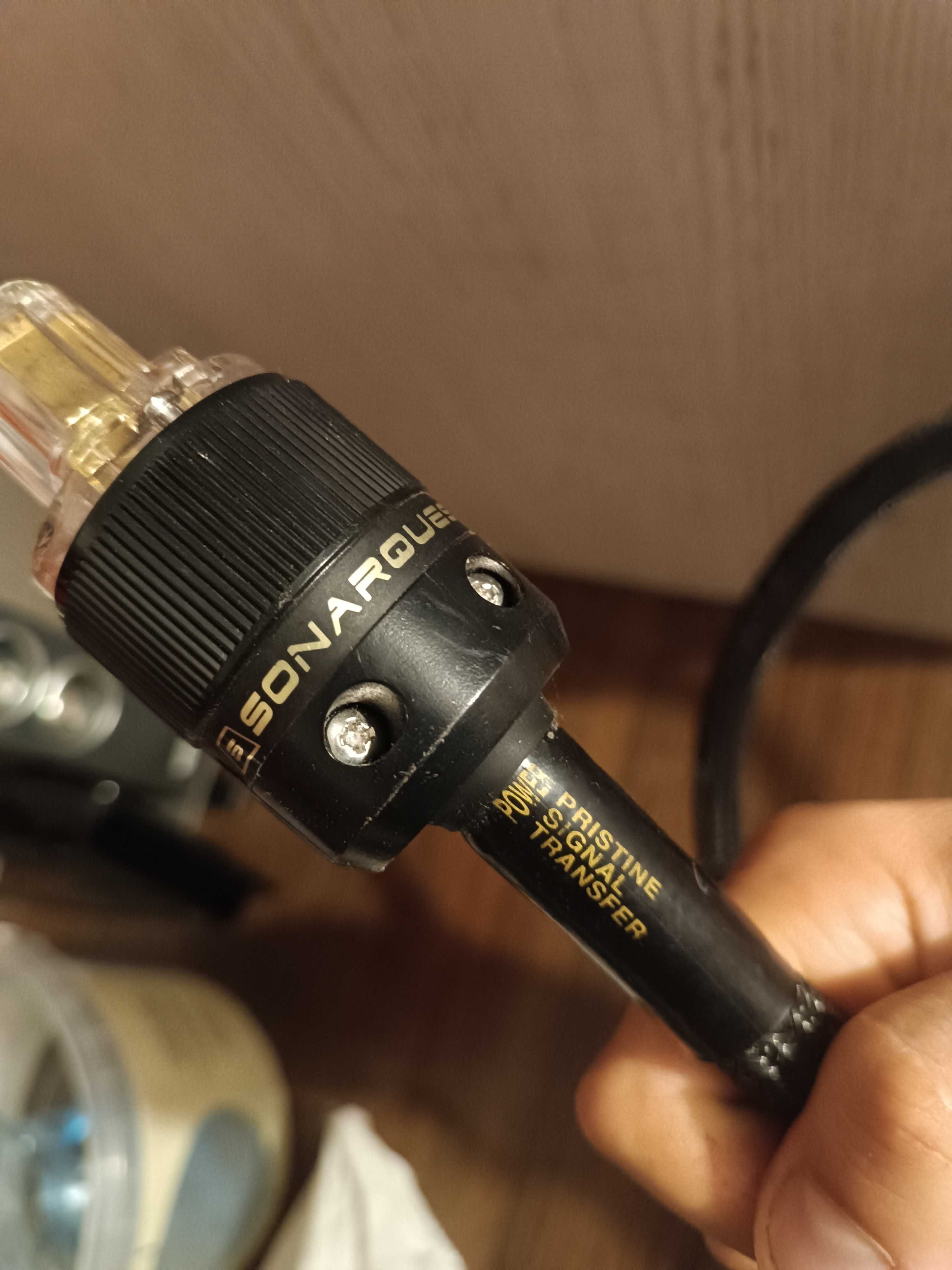 Kabel zasilając hifi
