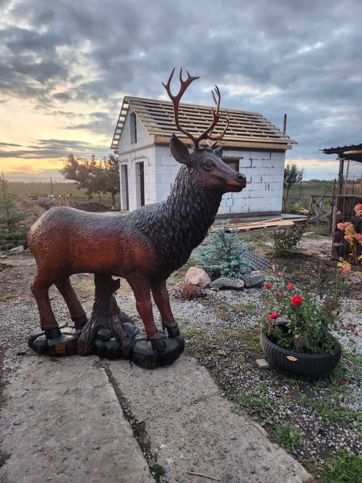 Скульптура з дерева