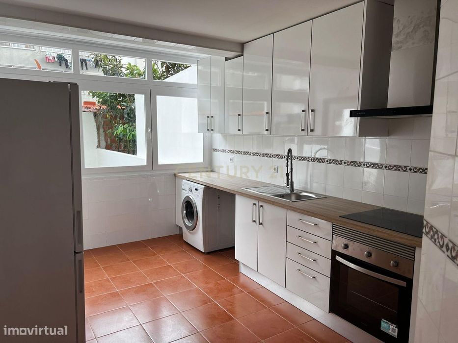 Apartamento Renovado T3 em Samora Correia, Benavente