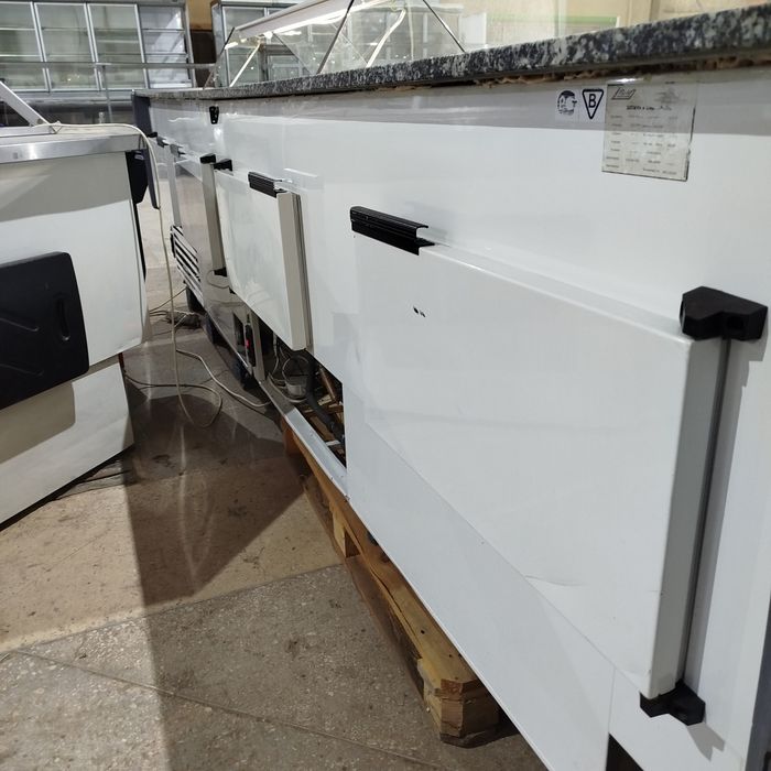 Витрина холодильная COLD Длина 3.8 метра С двух частей