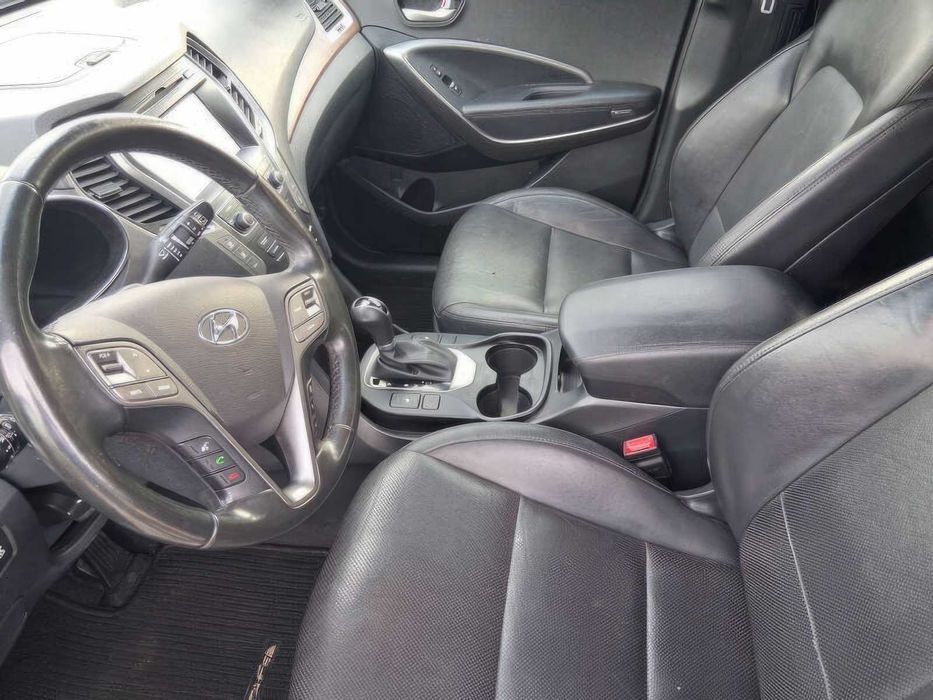 Hyundai Santa Fe SE      2017