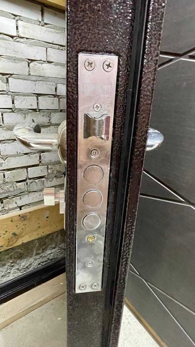 Двері зі знижкою Метал - Метал вулиця : в наявності