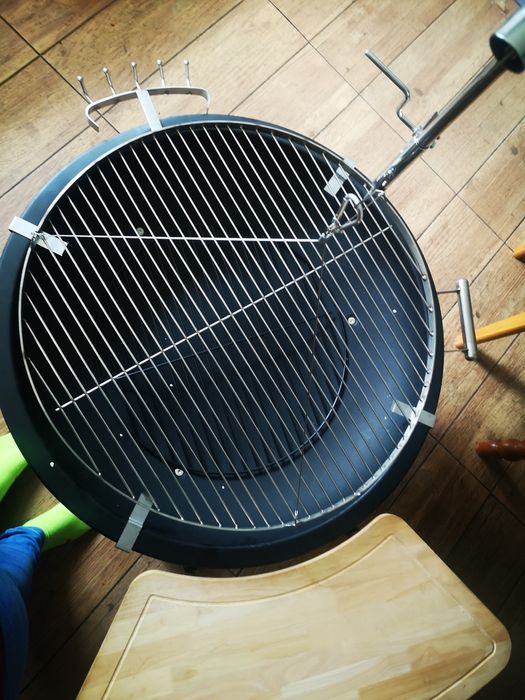 Nowy grill na węgiel drzewny