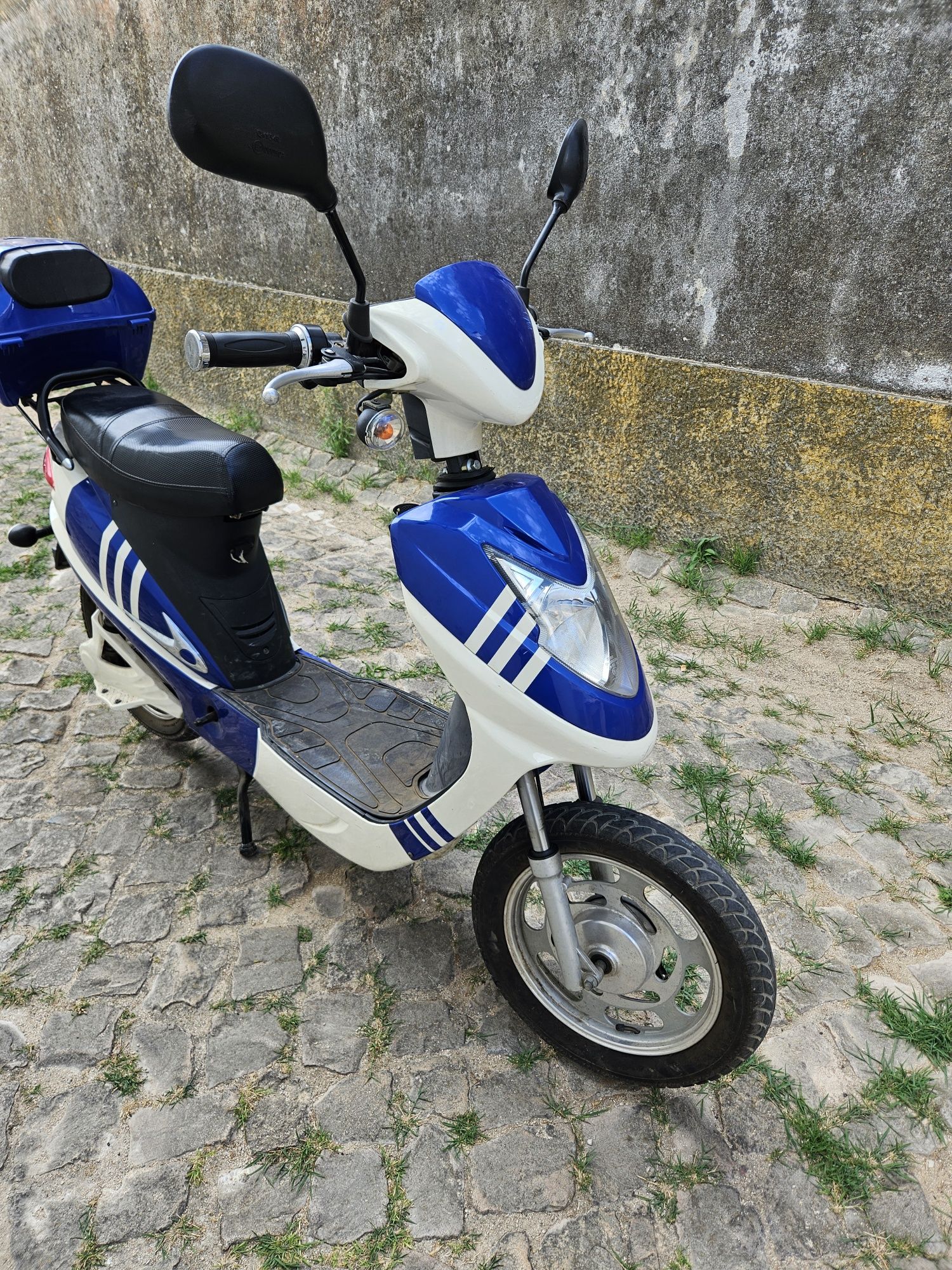 Mota eléctrica em bom estado