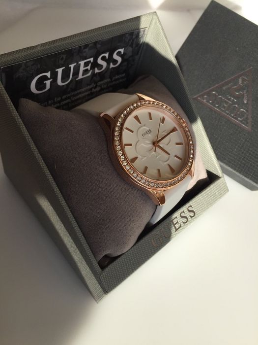 Жіночий годинник Guess Anna,
