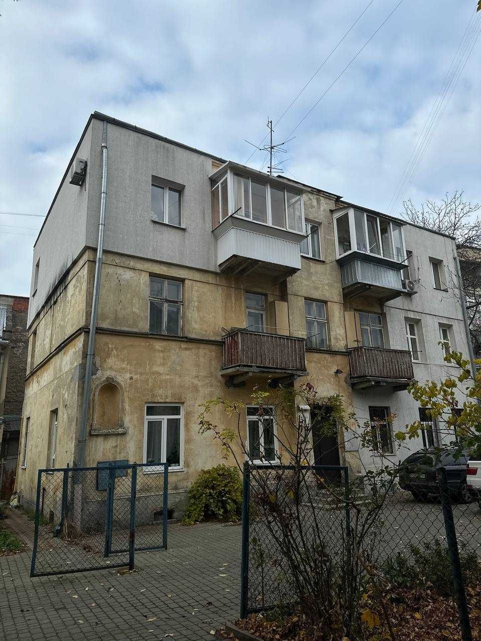 Продаж трикімнатної квартири в центрі, вул. Коновальця 54А