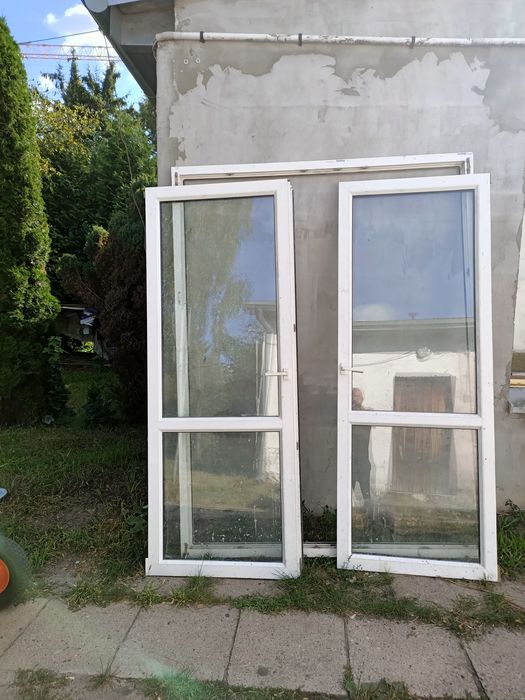 Okno tarasowe z roletą elektryczną