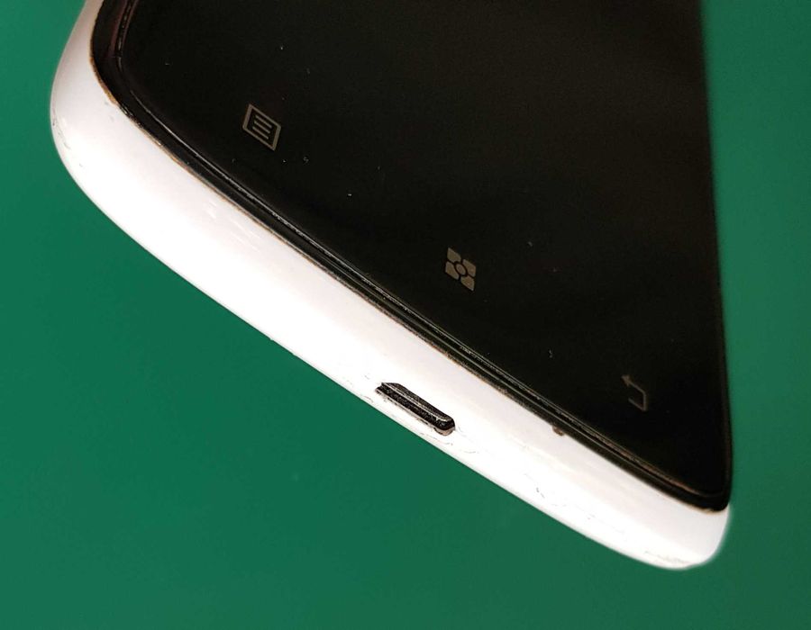 Lenovo S820 смартфон з батареєю стан невідомий