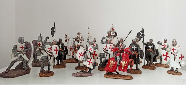 NOWE! kolekcja 17 figurek Krzyżacy Templariusze