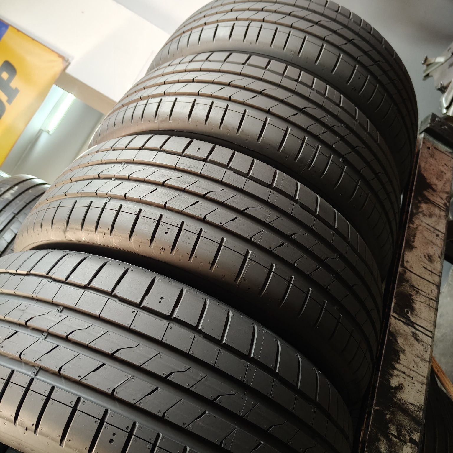 225/55/18 Sprzedam komplet opon letnich Hankook