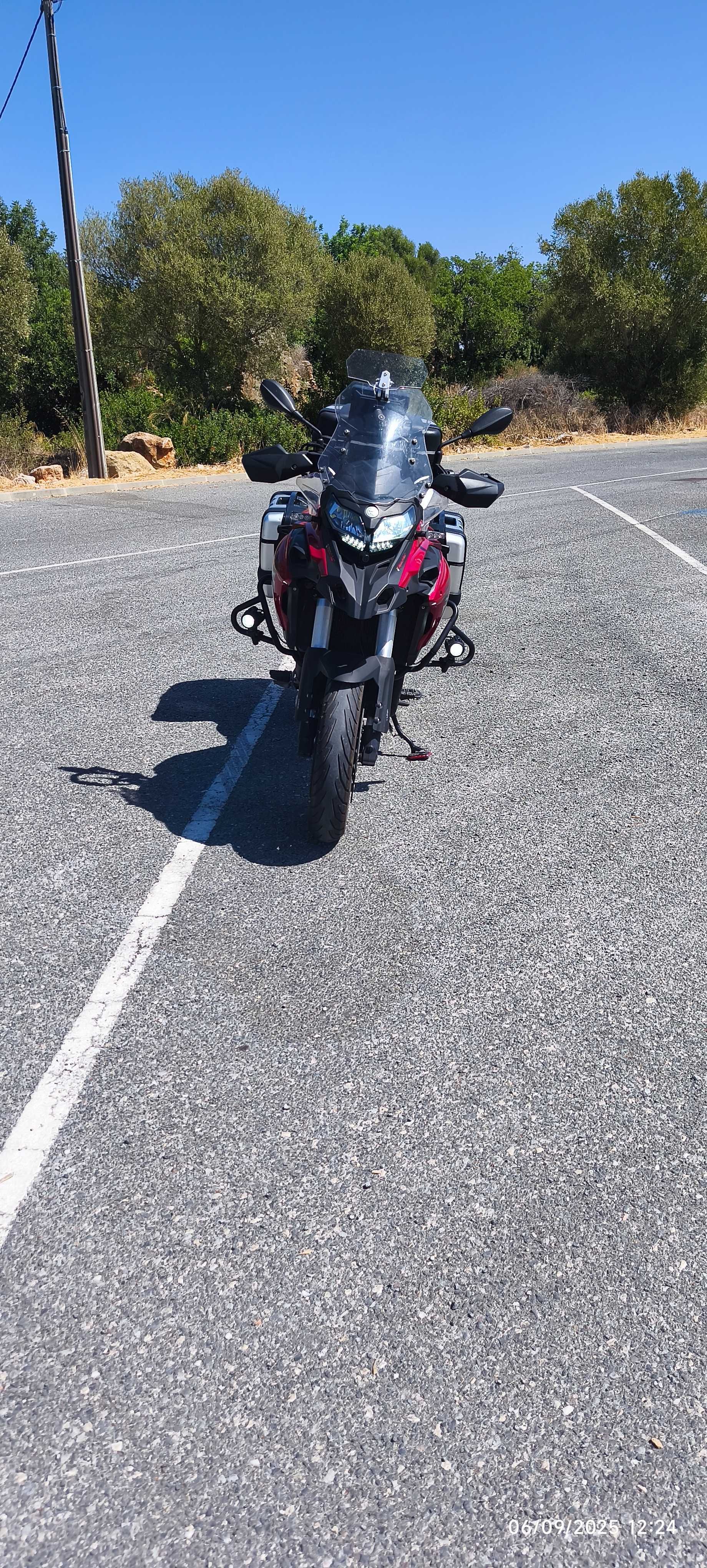Benelli trk  502