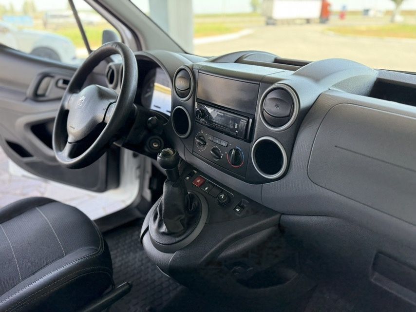 Продам Peugeot Partner Tepee 1.6HDi MT Официал 2016