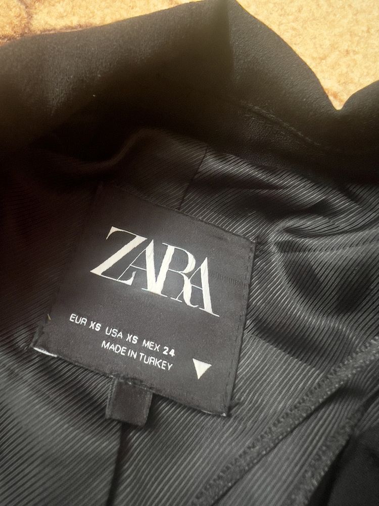 Піджак базовий zara