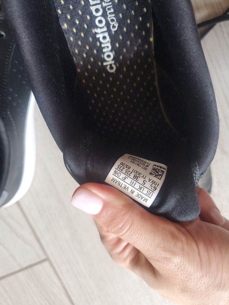 Кросовки adidas cloudfoam