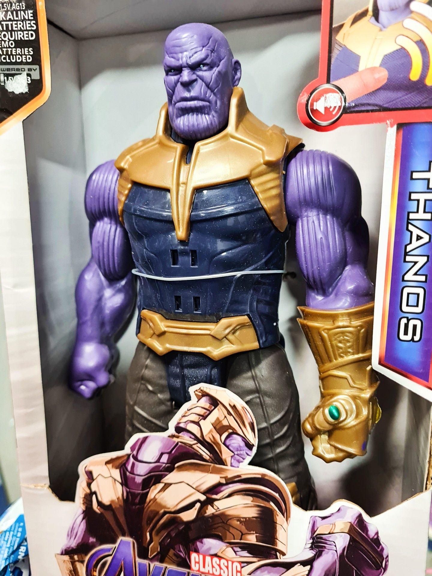 Nowa duża figurka Thanos z Avengers Marvel Uniwersum zabawki