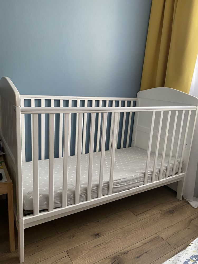 Woodies Łóżeczko dziecięce i niemowlęce Hampton Cot Bed 140×70