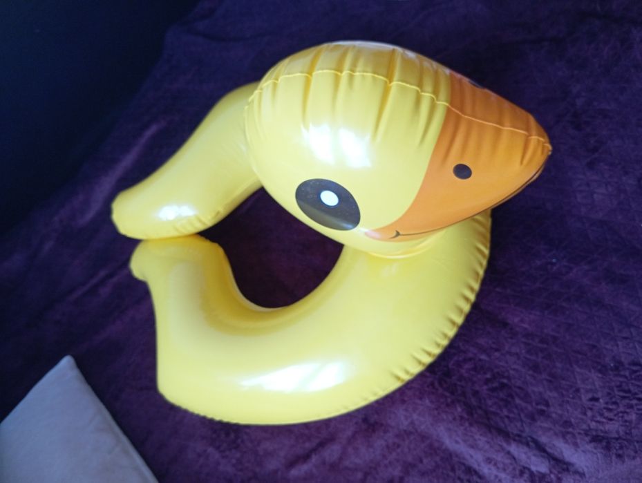 pompowana kaczuszka dla dziecka do wody