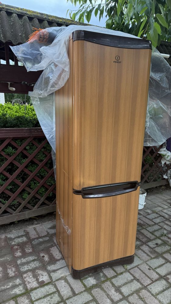 холодильник indesit