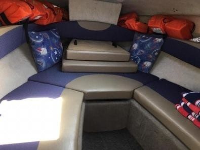 Катер Bayliner 212 CU 2003 року випуску США