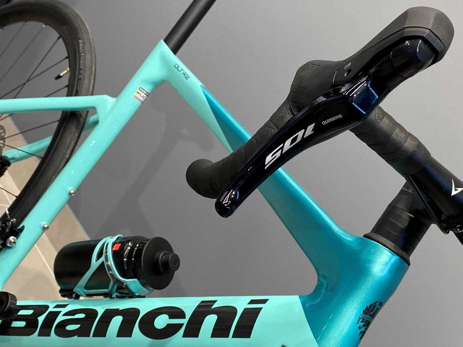 Rower Bianchi Oltre Race Aero Shimano 105 z 12 przełożeniami 2025/2026
