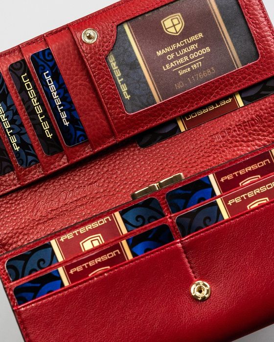 duży portfel damski z wężowym wzorem - peterson