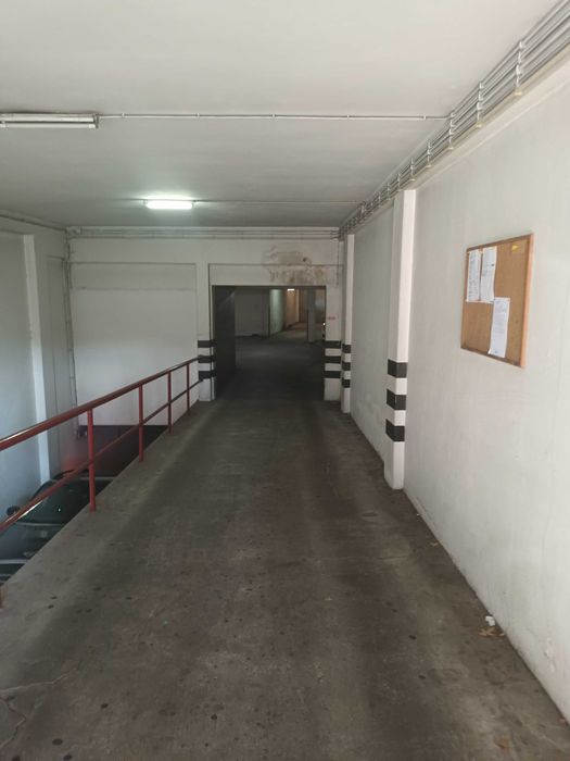 Aluga se garagem fechada