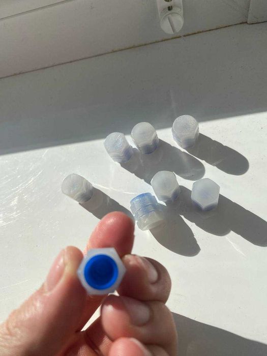 Кришки клапанів що світяться