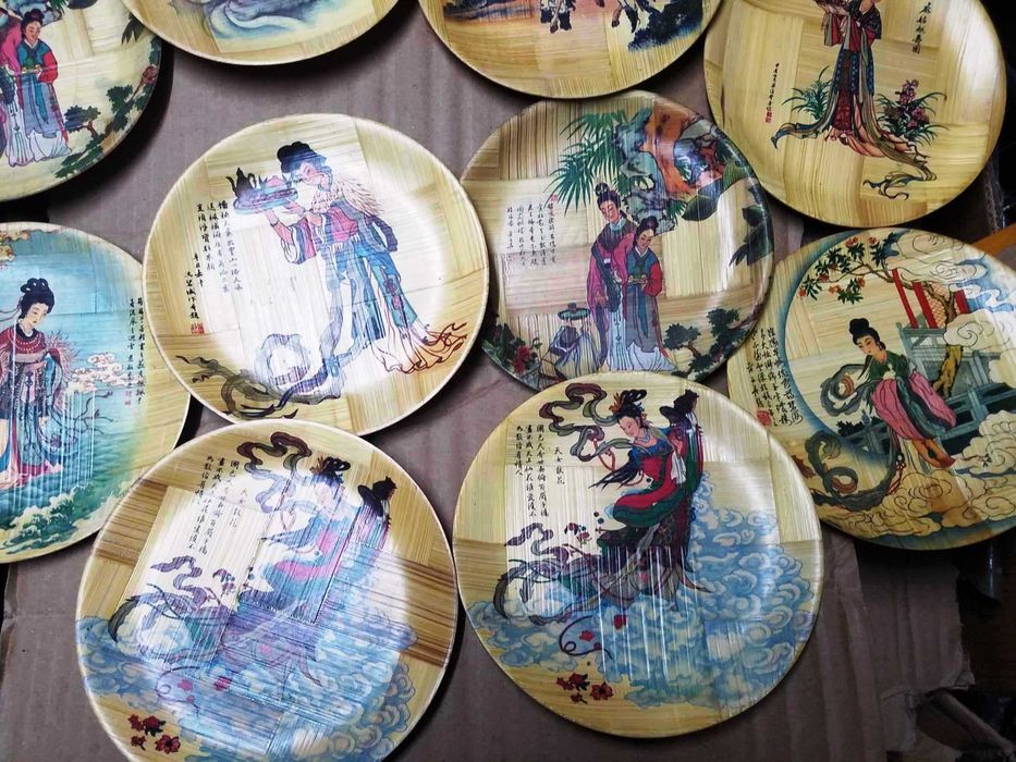 Lote de pratos em bamboo