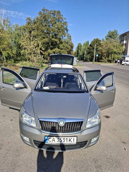 Продам автомобіль Skoda універсал