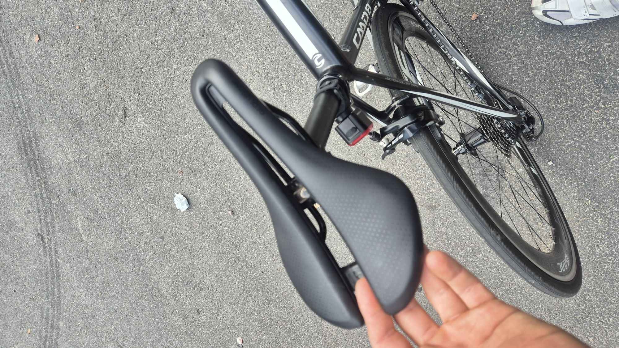Rower szosowy Cannondale Caad 8 | 54 | Shimano 105 | FFWD |
