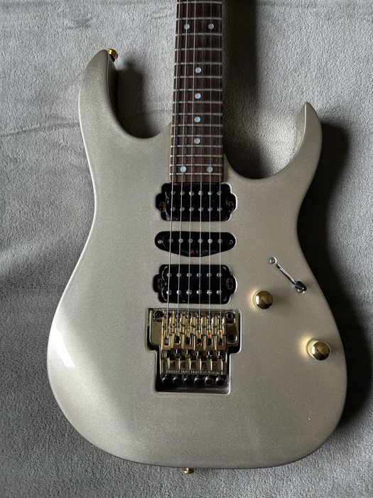 Ibanez RG570 (Champagne Gold) - Japan