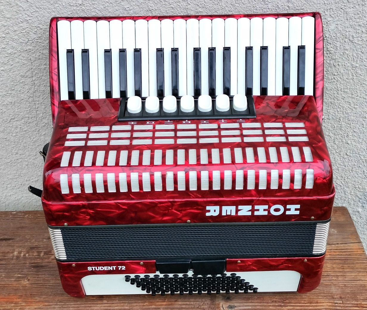 Akordeon Hohner Student 72 basy - jak nowy !