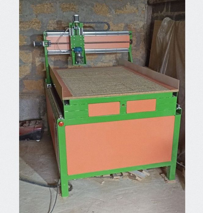 ЧПУ фрезир робоче поле 135*85 майже новий