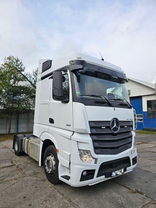 Mercedes-Benz ACTROS  Mercedes-Benz Actros 1851