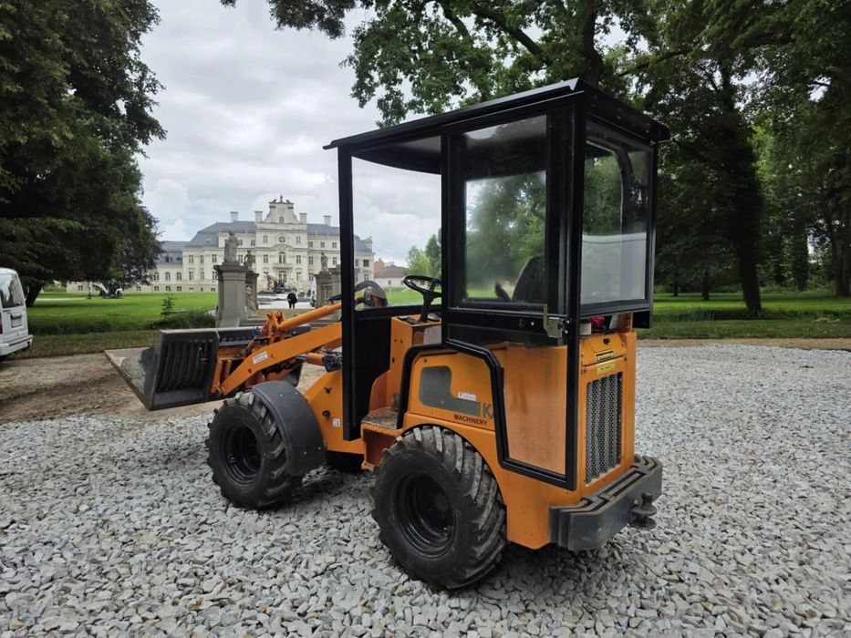 Bobcat KnikMops KM 130  Mini Ładowarka Miniładowarka 1400kg 36KM do brukarstwa do ogrodu