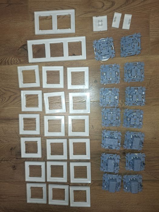 Zestaw Simon 10 łączniki, gniazda, ramki