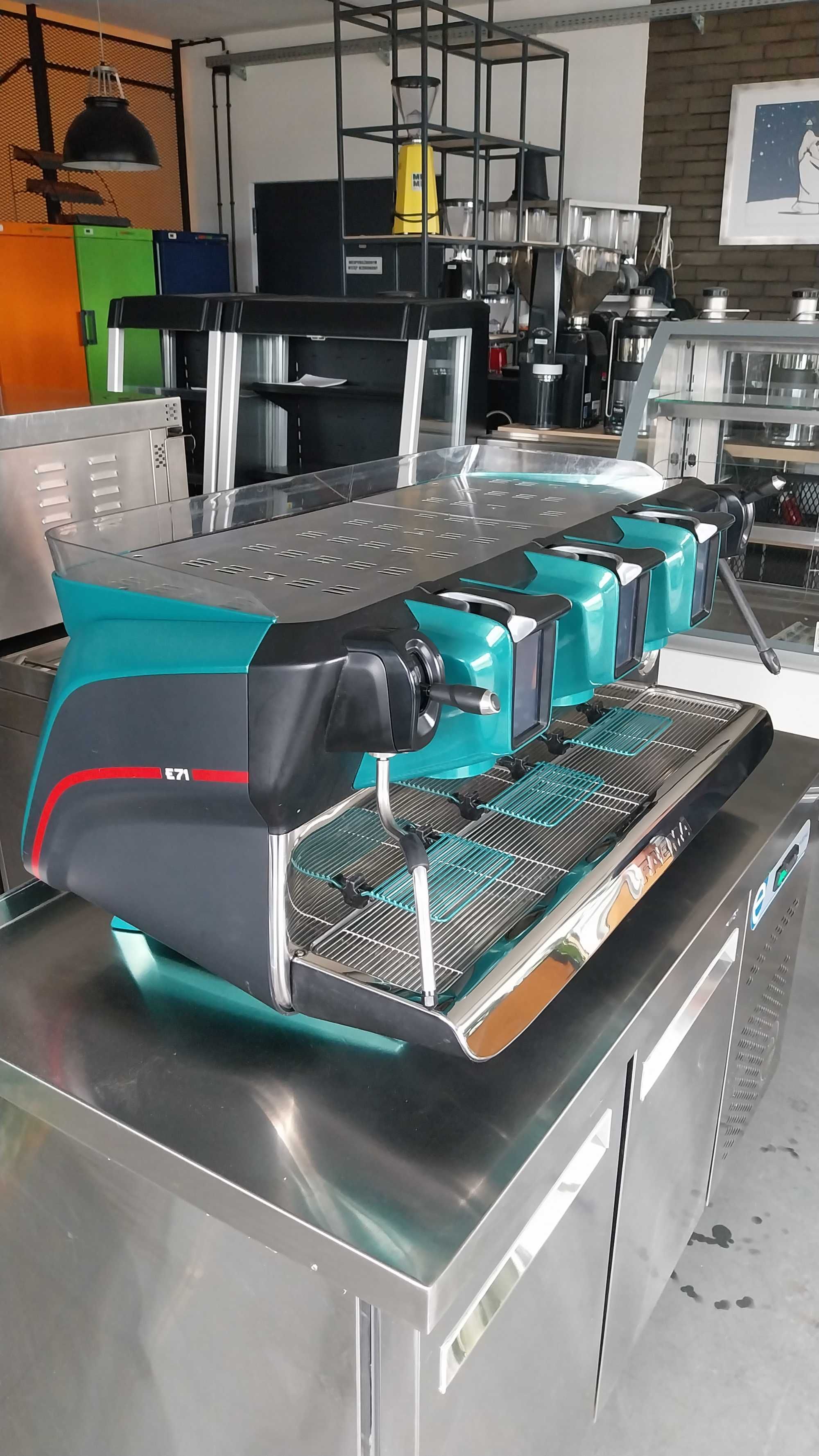 Ekspres do kawy 3-grupowy Faema E71 Touch - mistrzostwo inż. kawowej