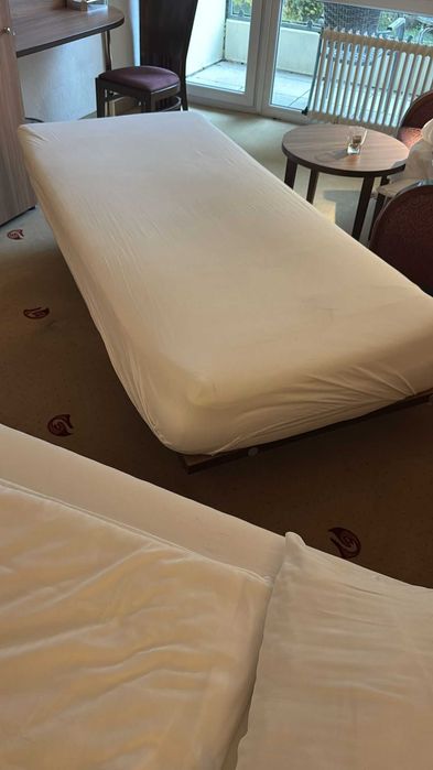 Łóżka z materacami 90x200 i półką okazja !