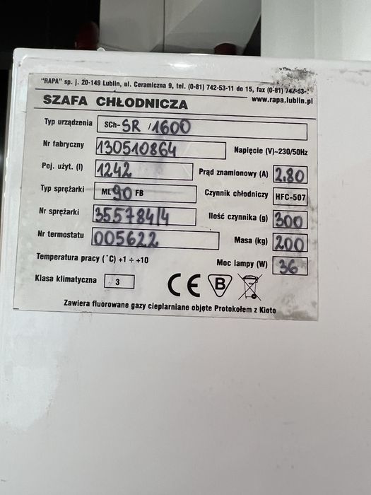 Szafę chłodniczą dwudrzwiową marki RAPA – model SCH-SR 1600.