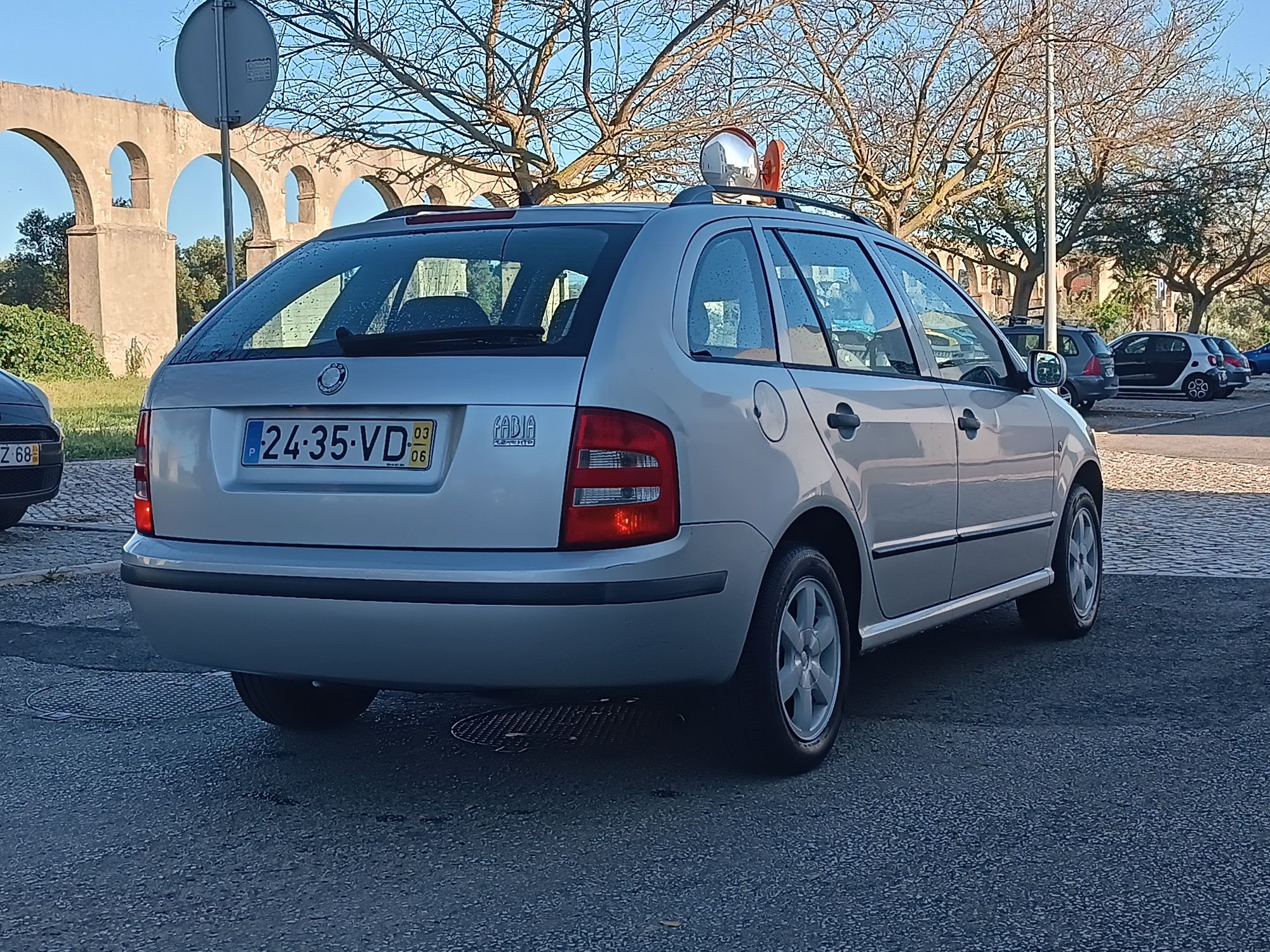 Skoda Fabia 1.2 i HTP 75 Cvs 2003 com 265 mil kms Nacional