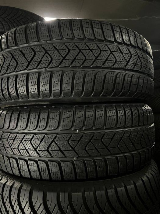 Автошини зимові Pirelli 215/55/17 (2шт)Резина,Колеса,Гума,Скати, Шини)
