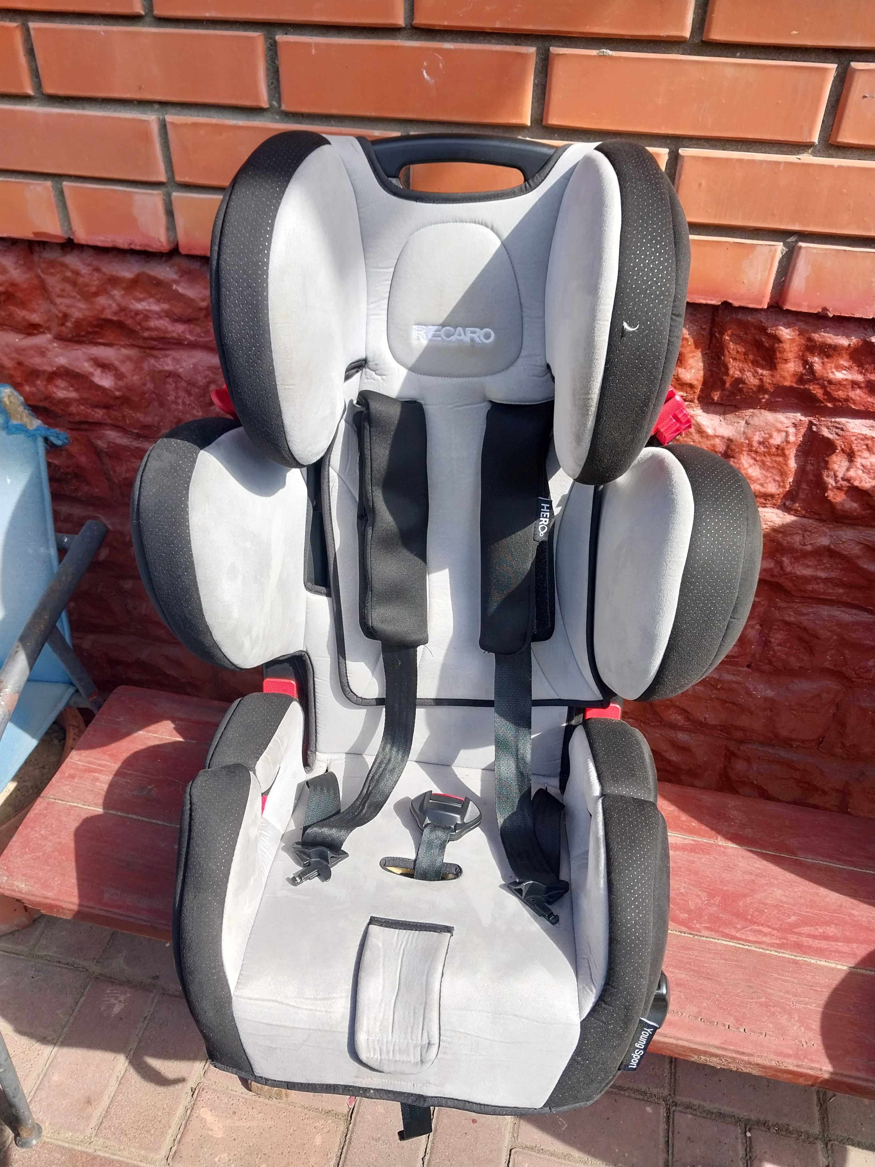 Автокрісло Recaro Young Sport Hero Grey, у гарному стані!