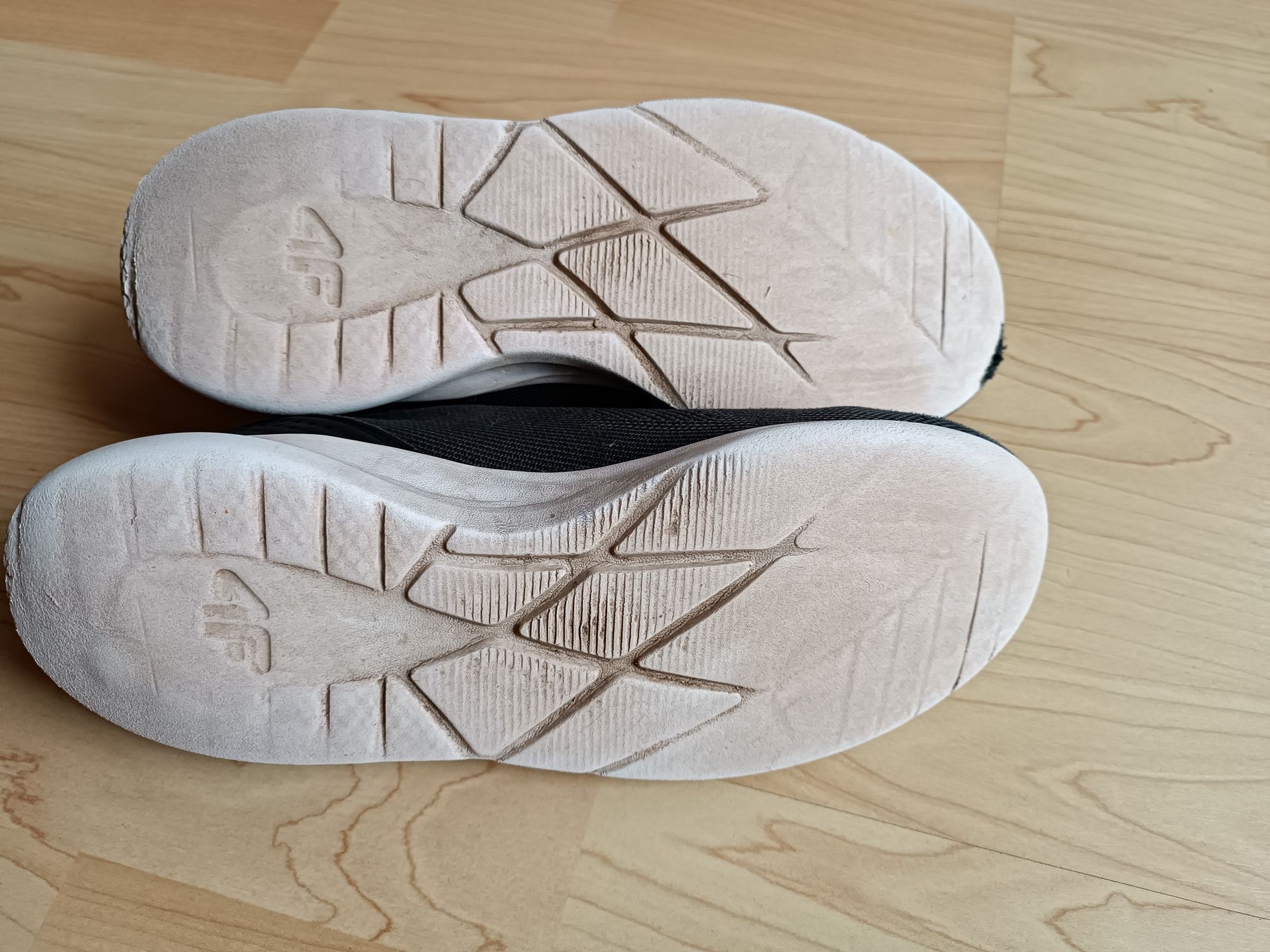 Buty sportowe 4f rozm.39 chłopięce