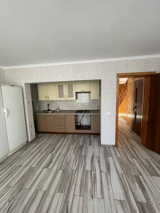 Світлий великий будинок з теплою підлогою та всіма зручностями 37362