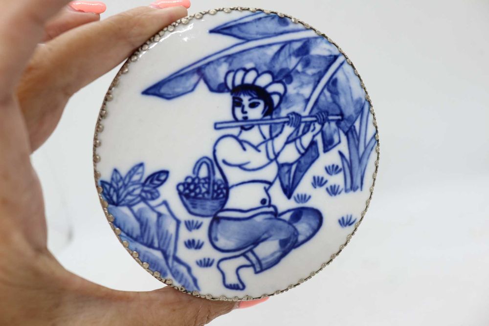 Caixa em Porcelana e Prata Chinesa Azul e Branco Espelho Figura