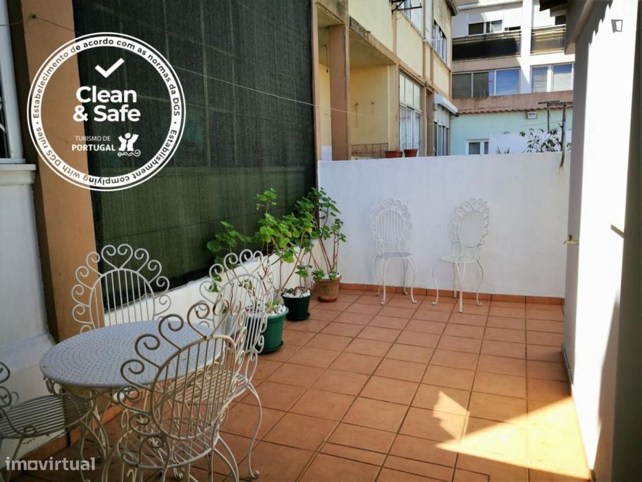 Quarto - localizado em Benfica Lisbon