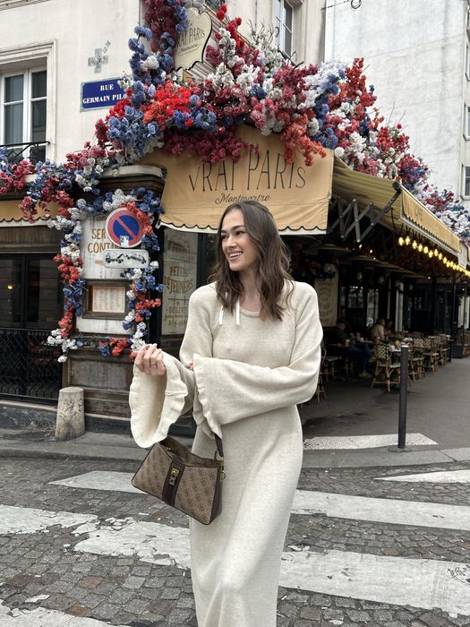 Сукня з відкритою спинкою